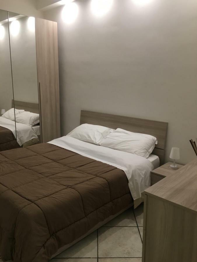 קטאניה Luxurious Street Apartments חדר תמונה